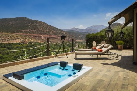 Kasbah Tamadot pool